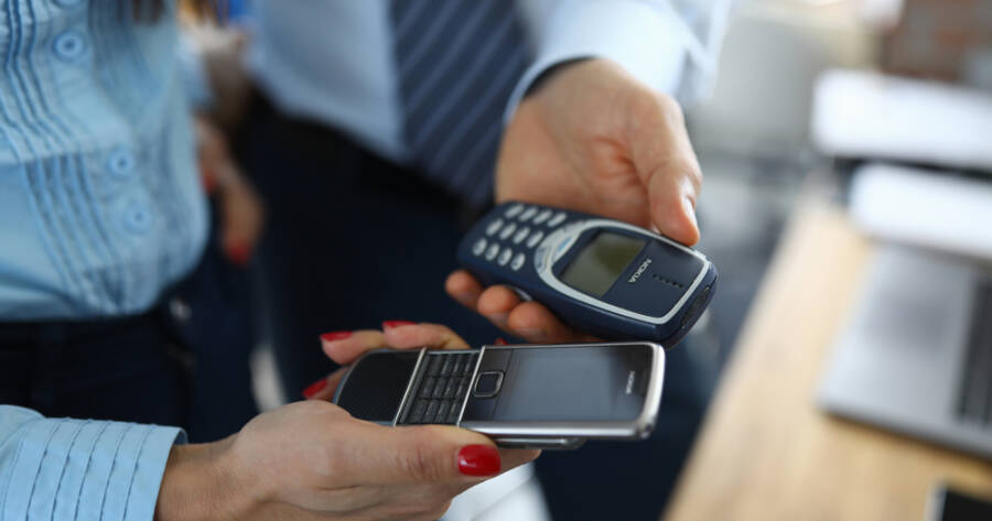 Top 5 “Dumb” Phones to Simplify Your Digital Life